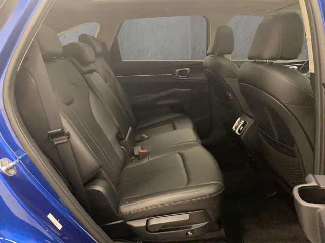 Used 2023 Kia Sorento S w/ Panoramic Sunroof Package FWD image 23