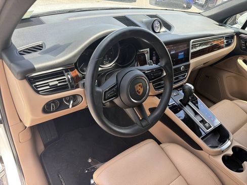 Used 2024 Porsche Macan AWD/4WD image 21