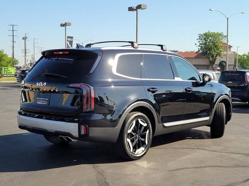 Certified 2024 Kia Telluride EX w/ EX Captain's Chair Package FWD image 6