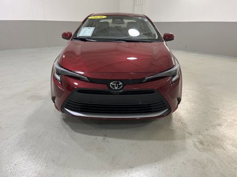Used 2026 Toyota Corolla XLE image 2