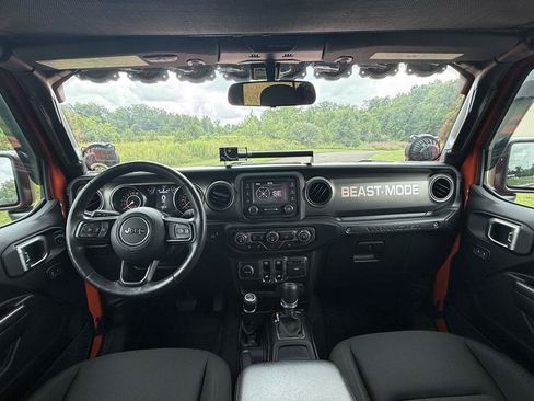 Used 2019 Jeep Wrangler Sport AWD/4WD image 34