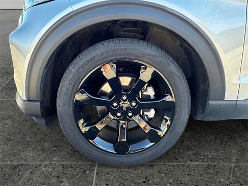 Used 2022 Ford Explorer ST-Line image 14