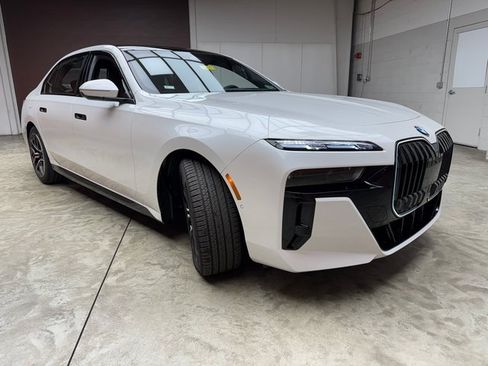 Used 2026 BMW 740i xDrive 740i xDrive w/ Executive Package image 7