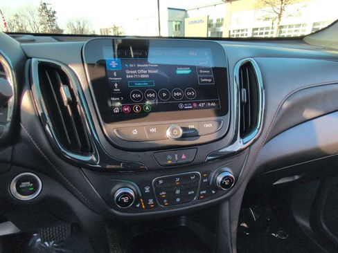 Used 2022 Chevrolet Equinox RS w/ RS Leather Package image 28