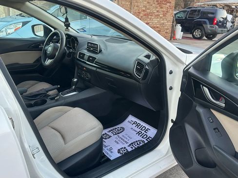 Used 2014 MAZDA MAZDA3 i Touring image 17