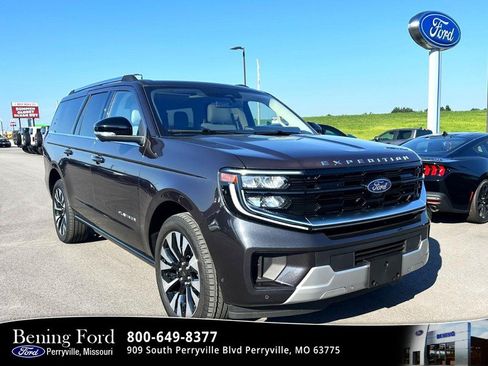 Used 2025 Ford Expedition Max Platinum w/ Driver's Package AWD/4WD image 1