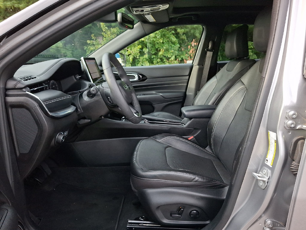 Used 2023 Jeep Compass High Altitude AWD/4WD image 14