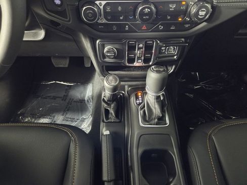 New 2026 Jeep Wrangler Unlimited Sahara AWD/4WD image 12