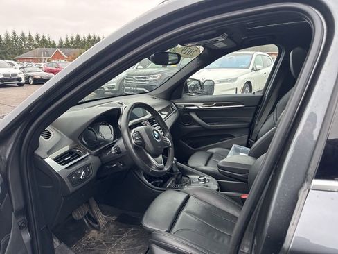 Used 2019 BMW X1 xDrive28i w/ Convenience Package image 9