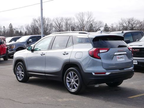 Used 2024 GMC Terrain SLT image 5