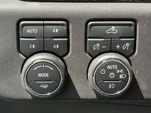 Used 2023 Chevrolet Silverado 1500 RST w/ Convenience Package II AWD/4WD image 10