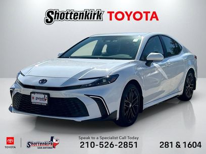 Used 2025 Toyota Camry SE w/ Convenience Package