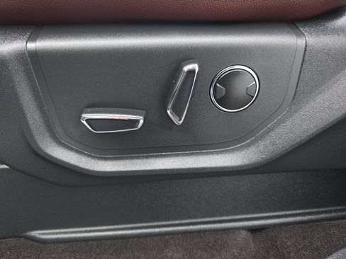 Used 2023 Ford Expedition Limited image 26