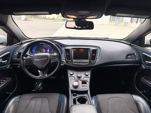 Used 2015 Chrysler 200 S FWD image 13