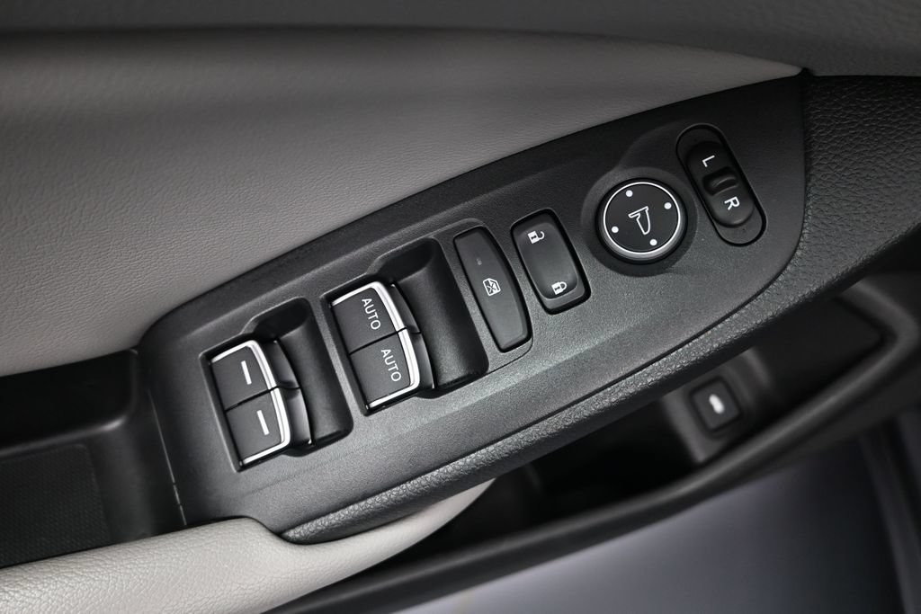 Used 2018 Honda Accord LX image 10