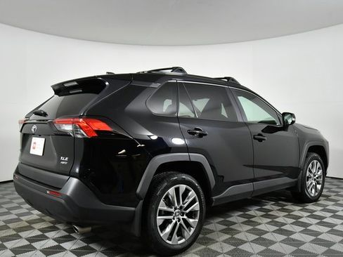 Used 2023 Toyota RAV4 XLE Premium image 10