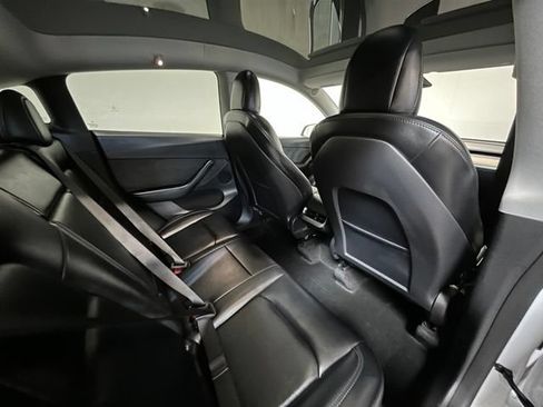 Used 2022 Tesla Model Y Long Range AWD/4WD image 12