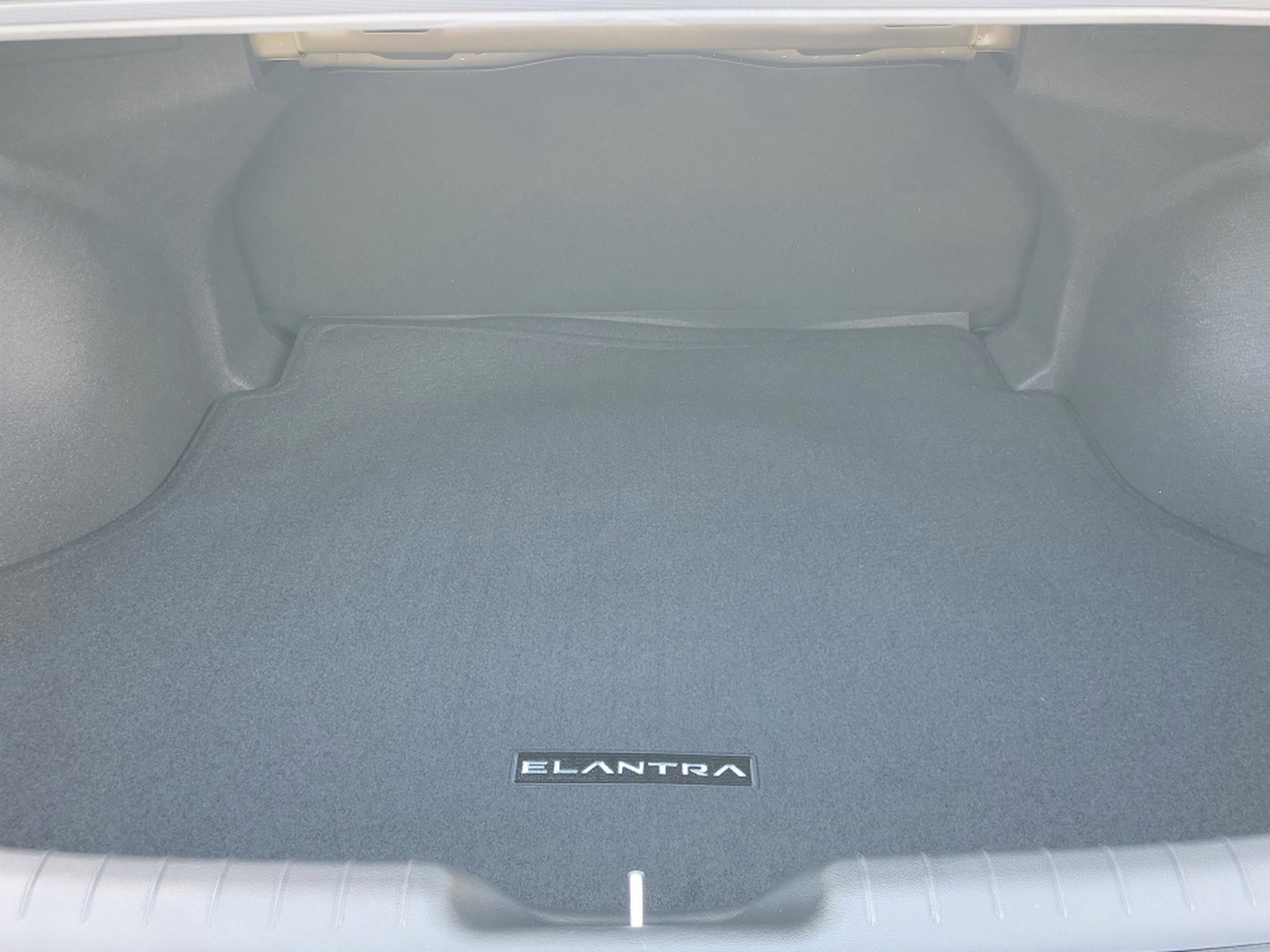New 2026 Hyundai Elantra Hybrid FWD image 34