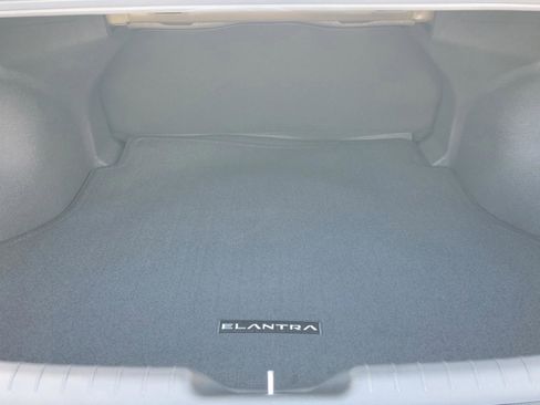 New 2026 Hyundai Elantra Hybrid FWD image 34