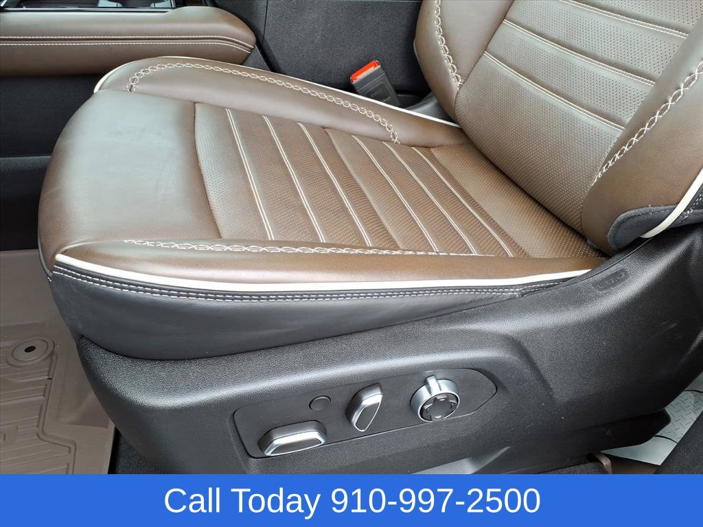 Used 2025 GMC Yukon Denali Ultimate w/ LPO, Floor Liner Package AWD/4WD image 10