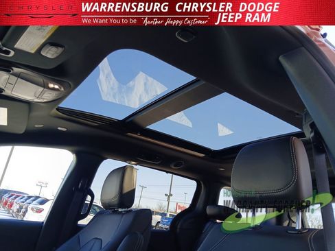 New 2026 Chrysler Pacifica Select image 28