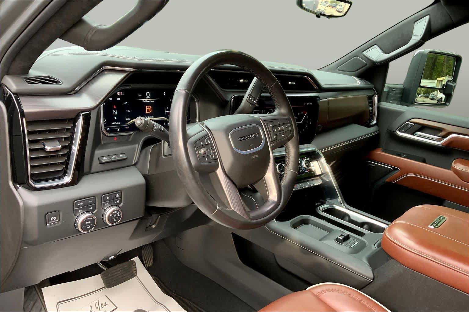 Used 2024 GMC Sierra 2500 Denali Ultimate AWD/4WD image 25