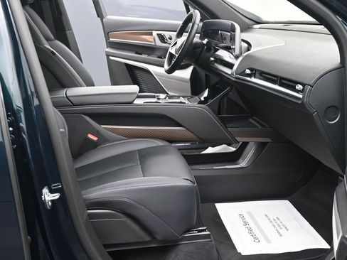 Used 2026 Cadillac Vistiq Luxury AWD/4WD image 11