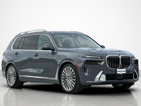 Used 2024 BMW X7 xDrive40i w/ Premium Package AWD/4WD image 7