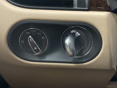 New 2025 Porsche Macan Turbo image 19