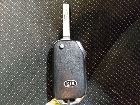 Used 2020 Kia Forte LXS image 32