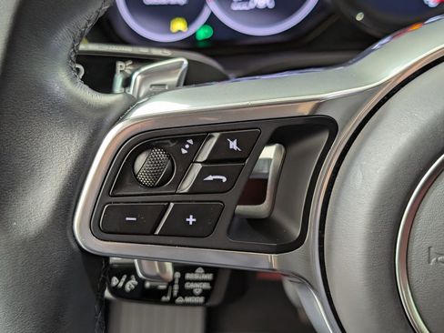 Used 2023 Porsche Cayenne S image 21