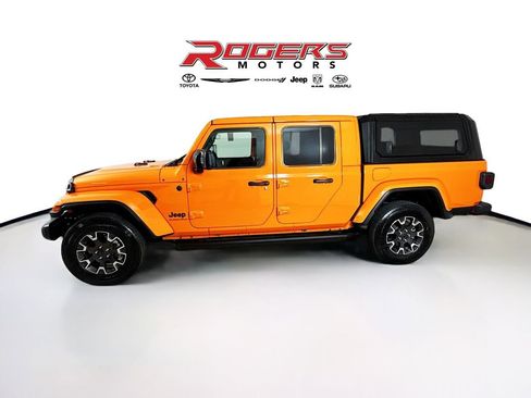 Certified 2025 Jeep Gladiator Sport w/ Premium Package AWD/4WD image 4