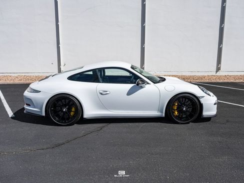Used 2016 Porsche 911 R RWD image 8