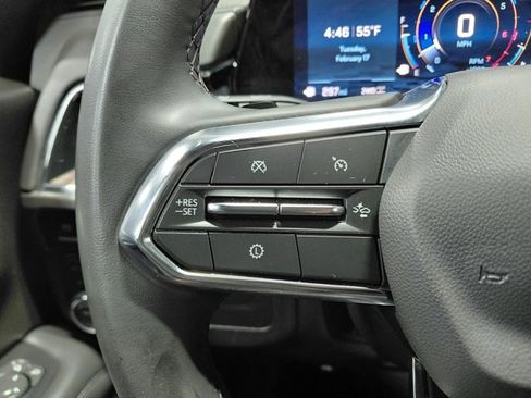 Used 2025 Chevrolet Suburban Z71 image 38