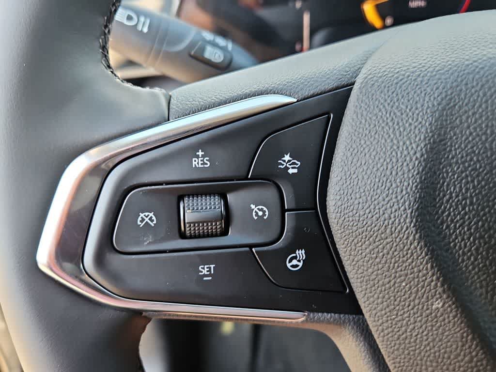 Used 2025 Chevrolet Trax ACTIV FWD image 27