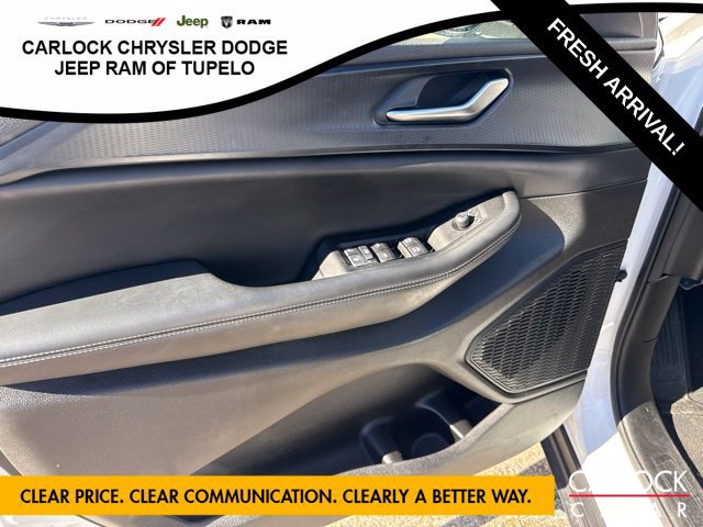 Used 2023 Jeep Grand Cherokee Altitude AWD/4WD image 13