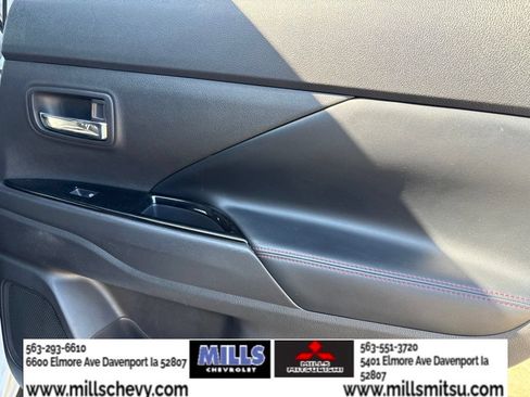 Used 2020 Mitsubishi Outlander LE AWD/4WD image 14