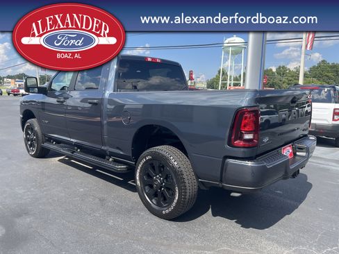 Used 2026 RAM 2500 Big Horn AWD/4WD image 2