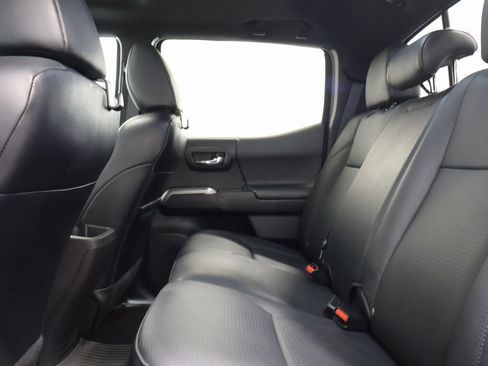 Used 2022 Toyota Tacoma Limited image 26