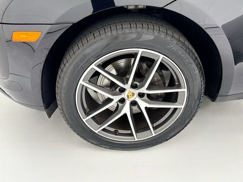 Used 2022 Porsche Macan AWD/4WD image 29