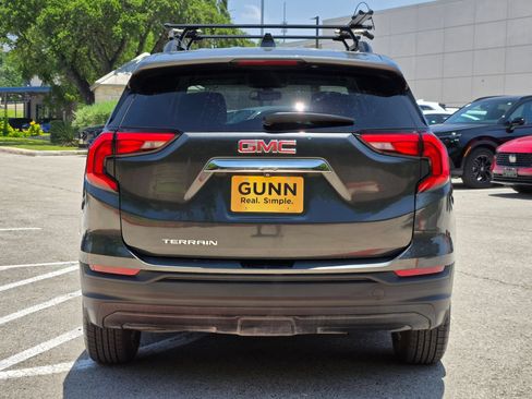 Used 2019 GMC Terrain SLE w/ Driver Convenience Package FWD image 4