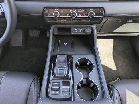 Used 2025 Honda Pilot EX-L image 20