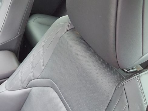 Used 2025 Lexus UX 300h FWD w/ Accessory Package (Z1) image 8