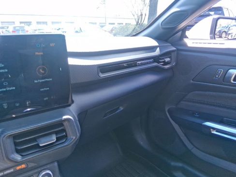 Used 2025 Ford Mustang Coupe image 13