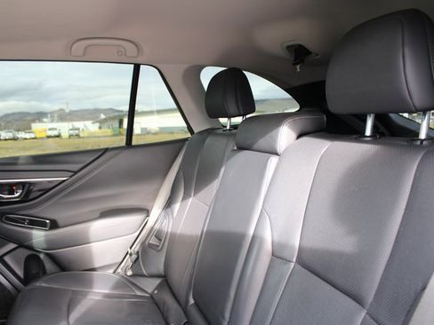 Used 2020 Subaru Outback Limited image 17