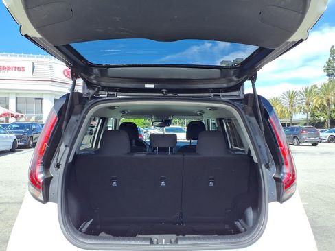 Certified 2024 Kia Soul S image 24