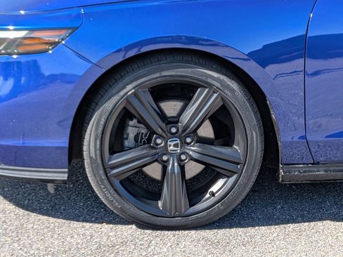 Used 2023 Honda Accord Sport image 11