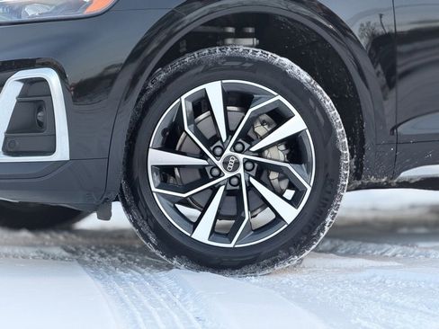 Used 2023 Audi Q5 2.0T Premium w/ Convenience Package image 2