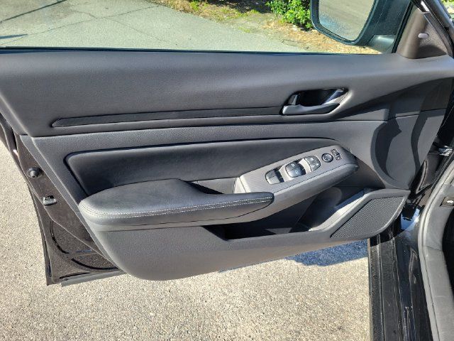 Used 2026 Nissan Altima 2.5 SV FWD image 14