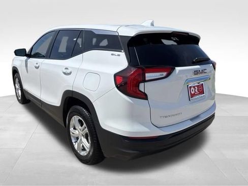 Used 2024 GMC Terrain SLE FWD image 7